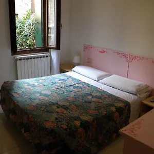 Adua 2* Veneza